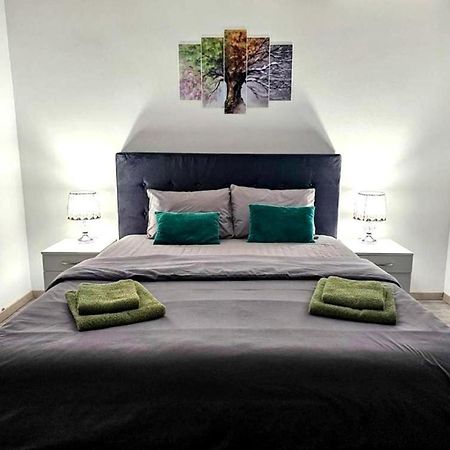 Sleep & Go Lägenhet Surčin Exteriör bild